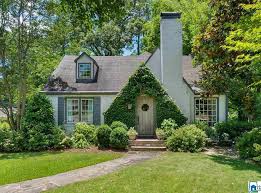803 Wingate Cir Homewood Al 35209 Mls 886399 Zillow In 2020 House In The Woods Beautiful Living Rooms House Styles