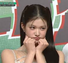 She's the babiest baby ever🥺🫶 #YOONJIYOON #윤지윤 #izna #이즈나