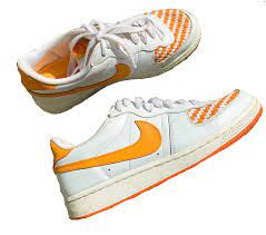 Png Pngaesthetictransparent Pngbackground Pngclothes Pngframes Borders Clipart Pngimages Pngkvety Pngpolyvo Orange Shoes Aesthetic Shoes Orange Outfit