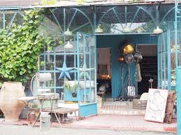 Retrouvez les coordonnées de toutes les meilleures adresses du petit futé (foire internationale brocante, art et antiquités, festival de la sorgue, salon de la poupée et du jouet ancien). Du Cote Du Design Decoration Industrielle Lampe Atelier Village Des Antiquaire L Isle Sur La Sorgue