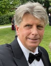 Tom Kobus's Instagram, Twitter & Facebook