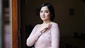 Foto cewek cantik hanya hiburan bagi anda yang melihat, foto cewek cantik boleh dilihat tidak boleh dipegang dan dirasakan. 10 Potret Terbaru Tirani Dwitasari Cewek Cantik Yang Viral Di Google