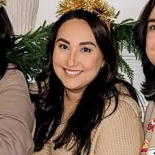 Stephanie Azua's Instagram, Twitter & Facebook