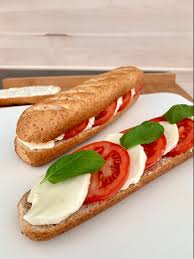 Tomate Mozzarella Sandwich Im Baguette Optigrill Rezepte Rezept Rezepte Tomate Mozzarella Mozzarella