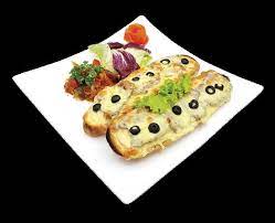 La baguette bistro has long been considered one of the most upscale romantic restaurants in okc. Ostro Baguette Beef Overlay Cheese Served With Salad Picture Of Ostro Bistro Phnom Penh Tripadvisor