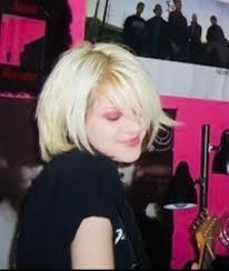 When i woke up i was on the couch. Circa 2004 Wanting To Look Like A Blonde Gerard Way With My Red Eyeshadow This Return Gives Me All The Nostalgic Feels Mychemicalromance