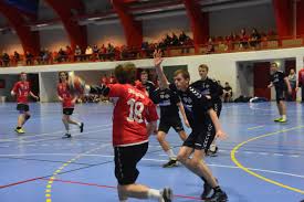 Til daglig spiller hun for fc midtjylland og har tidligere spilt for. Handball I Fauske Idrettshall