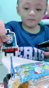 Thomas Espinal's Instagram, Twitter & Facebook