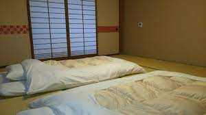We provide authentic shikibuton futon that is the real traditional japanese futon. Sleeping On A Futon Exploring The Benefits On Health And Design Kyoto Inn Tour