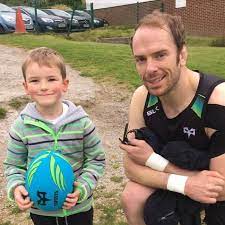 Jones, 35, will fly home to wales on sunday morning as the rest of the squad jet to johannesburg on sunday without a tour skipper. Alun Wyn Jones Fans Facebook