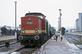 Maybe you would like to learn more about one of these? Am 01 10 1989 Zog Eine Lok Der Br 112 Vom Bw Sangerhausen Einen Personenzug Von Naumburg Hbf Nach Artern Durch Das Kaliabbaugebiet Im Unstruttal Bei Unstrutbahn Startbilder De