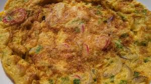 4 butir telur ayam, 1/4 butir kol ukuran kecil, 1 batang wortel, 2 batang daun bawang, 2 siung bawang merah, 1/4 butir bombay, 2 sdm tepung beras (rosebrand), 2 pc cabe keriting merah, 1/2 sdt bumbu kari (sy pakai merk bamboe), bisa skip yg ga suka, garam, lada. Tips Telur Dadar Gebu Dan Sedap Mesti Di Cuba Youtube