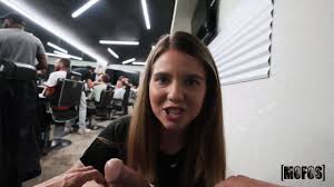 Naughty Barber Shop Employee Having Sneaky Sex - EPORNER