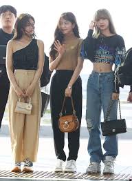 35 mais tarde as agencias dos dois artistas, yg e sm entertainment, confirmaram a informação. Blackpink Style File