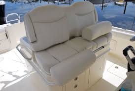 World Cat 320cc The Helm Seats Convert To Bolsters With Flip Up Bottom Cushions And Include Armrests And Storage Underneath World Cat Seating Layout