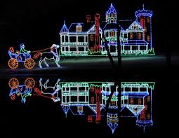 The Mesmerizing Christmas Display In Massachusetts With Over 650 000 Glittering Lights Christmas Display Light Show Glittering Lights