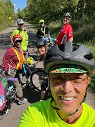 On our ride yesterday with Joe, Joyce and Bruce... Ran into this  fascinating couple, Czarina & Matt, traveling across the USA