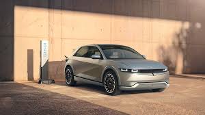 Later this year with one of two battery packs, and either a single rear motor or dual motors. F9c0lr3xag Dim
