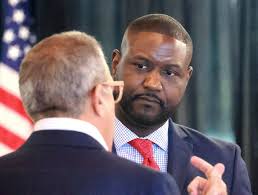 Scott Maxwell: So much for election 'integrity.' DeSantis puts ethics  rule-breaker in charge of Orange elections. A look at Glen Gilzean's  history : r/florida