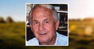 Kari Christopher's Instagram, Twitter & Facebook