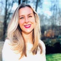 Kelly Jobe's Instagram, Twitter & Facebook