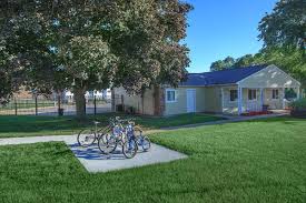 Carriage green is asking 4% less than the average 1 bedroom apartment in kalamazoo. Carriage Green Apartments Kalamazoo Mi