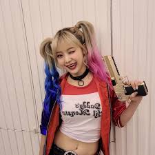 E:u, sihyeon, mia, onda, aisha, and yiren. V Live