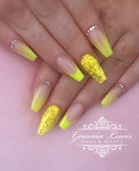 Mia secret is a globally acknowledged brand recognized in more than 60 countries around the 350buy glitter acrylic powder. Neon Yellow Glitter Acrylic Nails Nailstyle House Of Nail Inspiration