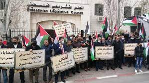 وأشارت كلمات ألقيت باسم سفارتي فلسطين ولبنان في موسكو إلى أن قضية القدس. Ù…ØµØ§Ø¯Ø± Ø¥Ø³Ø±Ø§Ø¦ÙŠÙ„ÙŠØ© Ø¹Ø¨Ø§Ø³ Ø¹Ù„Ù‰ ÙˆØ´Ùƒ ØªØ£Ø¬ÙŠÙ„ Ø§Ù„Ø§Ù†ØªØ®Ø§Ø¨Ø§Øª Ø®ÙˆÙØ§ Ù…Ù† ÙÙˆØ² Ø­Ù…Ø§Ø³