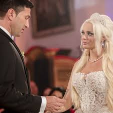 Oktober 1986 in ludwigshafen geboren und schließt 2004 ihre die hochzeit wird live auf rtl ii ausgestrahlt und von jana ina und ihrem ehemann giovanni zarrella. Zum Hochzeitstag Die Katze Widmet Lucas Ruhrende Worte Promiflash De