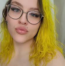 Russian e-file/dry manicure specialist in [location]