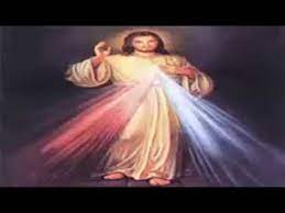 Yo te recuerdo hija mía que tan pronto como suene el reloj a las tres de la tarde, te sumerjas completamente en mi misericordia, adorándola y glorificándola; Coronilla Dela Divina Misericordia Cantada Hermosa Version Youtube