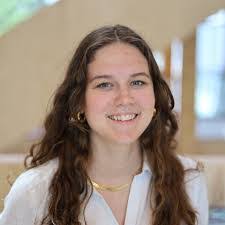 Stephanie Holstein's Instagram, Twitter & Facebook