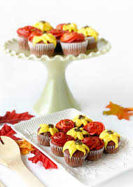 These easy fall cupcakes are filled with cinnamon, spice, and everything else nice. Fall Flower Cupcakes Recipes Decorating Tutorial