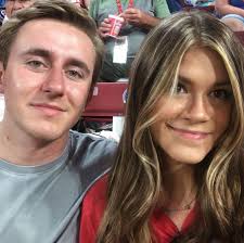 Evan Pardo and Michaela Loughran's Wedding Website