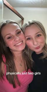 Kendra Holman (@kendraholman)