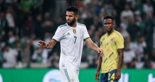 87' semi ajayi (nigeria) is shown the yellow card for a bad foul. Algerie Bientot Un Match Amical Contre L Italie