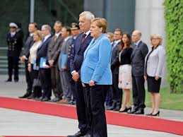 Orthostatischer Tremor Merkels Zitteranfall Ist Eine Seltene Neurologische Krankheit Ausloser