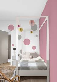 Kreise In Rosa Und Grau In Einem Madchenzimmer Kreise In Rosa Und Grau In Einem Madch Kinder Zimmer Wandfarbe Kinderzimmer Wandgestaltung Kinderzimmer