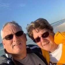 𝙁𝙇𝙔𝙄𝙉𝙂 11 The No. 11 @sportclipshaircuts Toyota will feature the  Flying 11 this weekend to pay homage to the late Roy Hendrick (top).  Hendrick was a weekly competitor at Hamlin's home track,