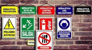 especialista en Lima analizando señales de prevención de peligro y su significado normativo con valor líder