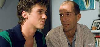 Auch beim schwulen carsten flöter, gespielt von georg uecker, mangelt es nicht an dramen: Autobiografie Georg Uecker Macht Dann Mal Weiter