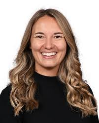 Janine Mackey's Instagram, Twitter & Facebook