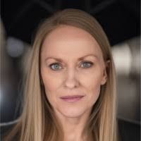 Vicki Longwell's Instagram, Twitter & Facebook