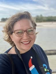 Rachel Hodges's Instagram, Twitter & Facebook