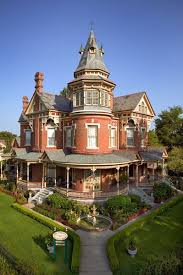 New Listing Little Rock Arkansas Bed Breakfast 825 000 The Gothic Queen Anne Mansion Has Been Fully Victorian Homes Victorian Architecture Historic Homes