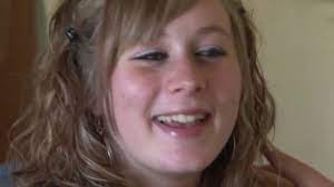 Vous recherchez une idée cadeau ado fille 15 ans ou un cadeau fille 18 ans ? A 15 Ans Je Vais Etre Une Bonne Maman Youtube