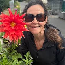 What time to arrive at Blues jam at the Queens for dancing?