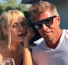 Short order cook, dog walker, maid, chauffeur, lover. Partner Izabelli Scorupco Aktorka I Karl Rosengren Zdjecia Viva Pl