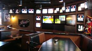Here are 14 sports bars in phoenix, arizona where you can expect lots of tvs showing the hottest sporting events of the day. Metro Sportz Bar Grill Phoenix Arizona Bar Grill